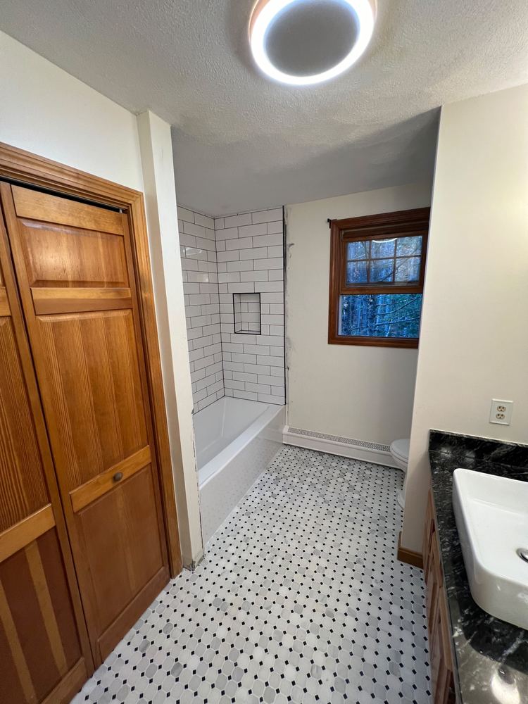 White Subway Bath with Hex Floor